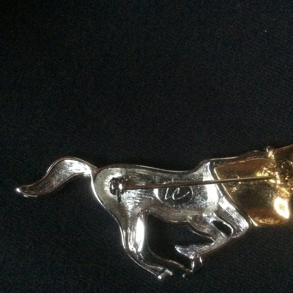 Vintage Liz Claiborne Wild Mustang Horses Silver & Gold Tone Stamped 80s Pin - Picture 3 of 3